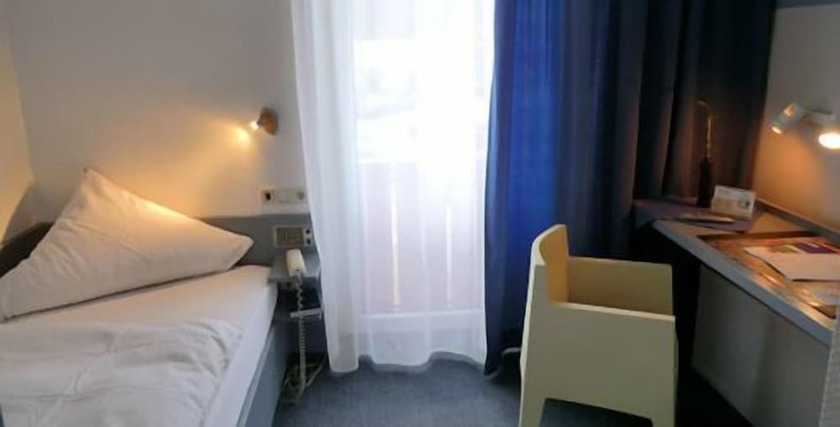 Imagen de la habitación del Hotel Corsten. Foto 12