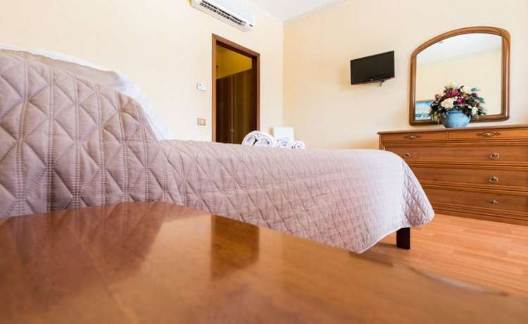 Imagen de la habitación del Hotel Cremona. Foto 18