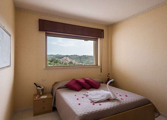 Imagen de la habitación del Hotel Cremona. Foto 19