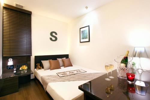 Imagen de la habitación del Hotel DUO. Foto 7