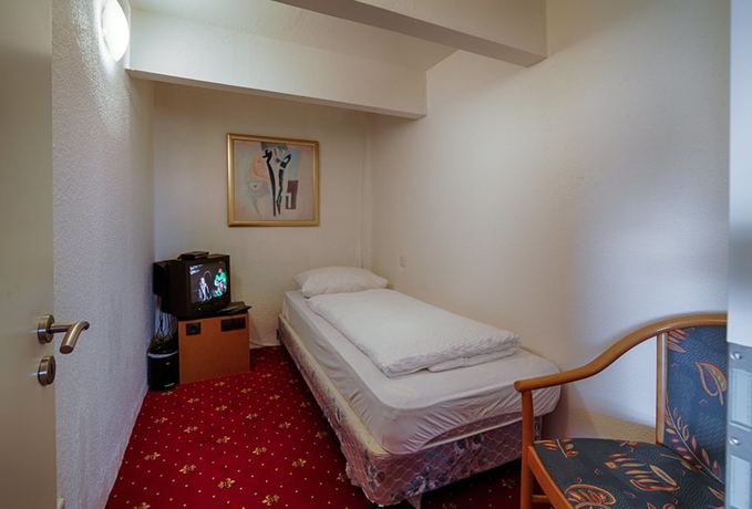 Imagen de la habitación del Hotel Dallgow. Foto 3