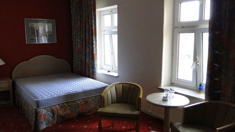 Imagen de la habitación del Hotel Dallgow. Foto 6