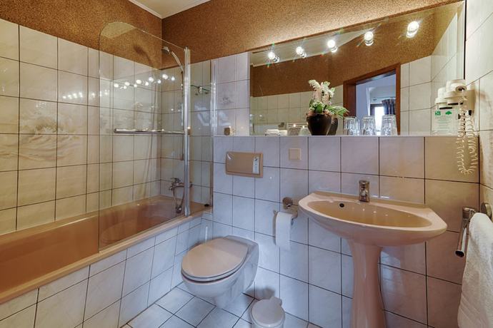 Imagen de la habitación del Hotel Dallgow. Foto 8