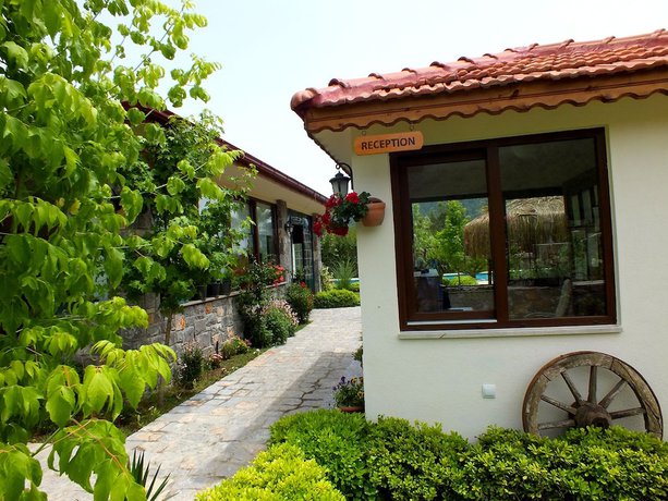 Imagen de los interiores del Hotel Dalos. Foto 10