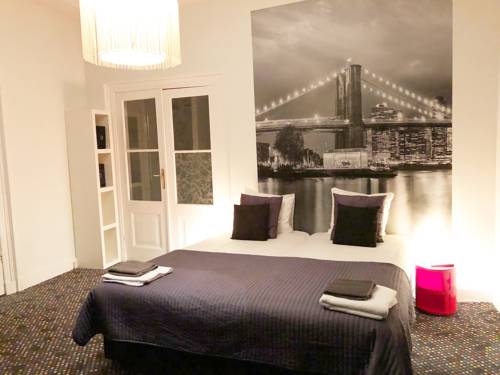 Imagen de la habitación del Hotel De Kroon. Foto 9