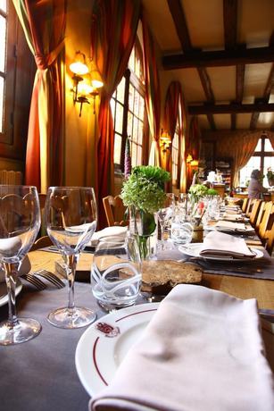 Imagen del bar/restaurante del Hotel De L\'Abbaye, Longpont. Foto 3