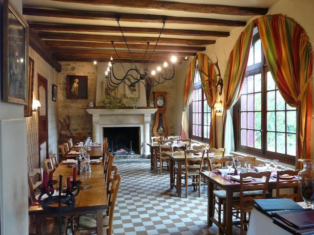 Imagen del bar/restaurante del Hotel De L\'Abbaye, Longpont. Foto 4