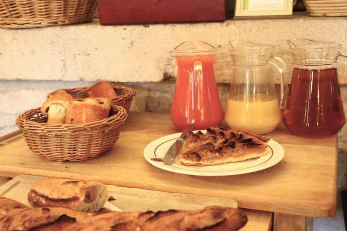 Imagen del bar/restaurante del Hotel De L\'Abbaye, Longpont. Foto 5