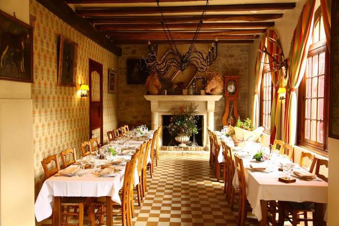 Imagen del bar/restaurante del Hotel De L\'Abbaye, Longpont. Foto 7