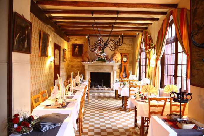 Imagen del bar/restaurante del Hotel De L\'Abbaye, Longpont. Foto 9
