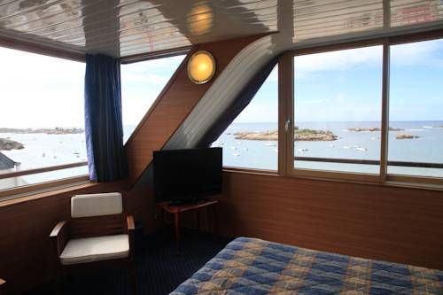 Imagen de la habitación del Hotel De La Mer, TREGASTEL. Foto 8