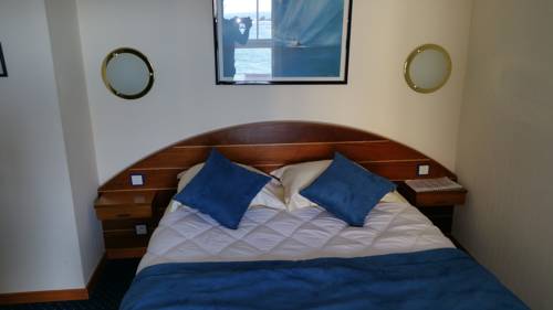Imagen de la habitación del Hotel De La Mer, TREGASTEL. Foto 9