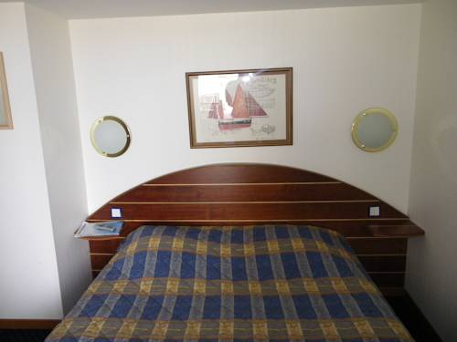 Imagen de la habitación del Hotel De La Mer, TREGASTEL. Foto 11