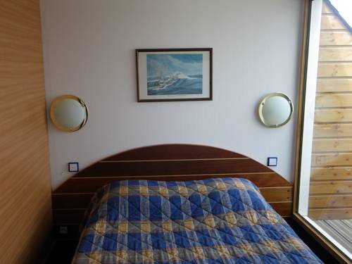 Imagen de la habitación del Hotel De La Mer, TREGASTEL. Foto 14