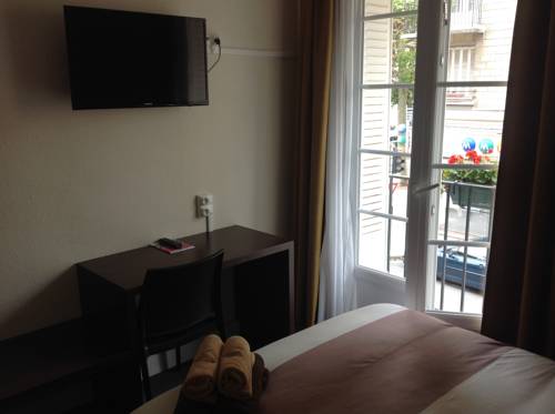Imagen de la habitación del Hotel De La Paix, Caen. Foto 2