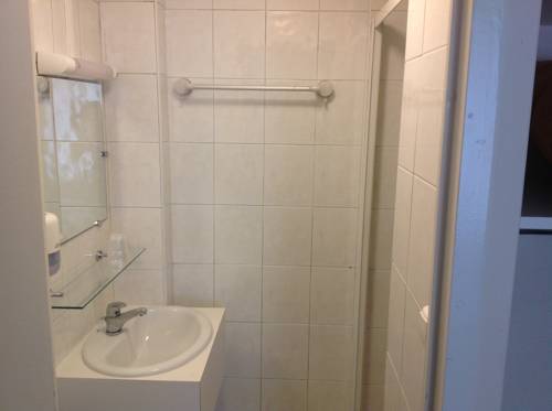 Imagen de la habitación del Hotel De La Paix, Caen. Foto 4
