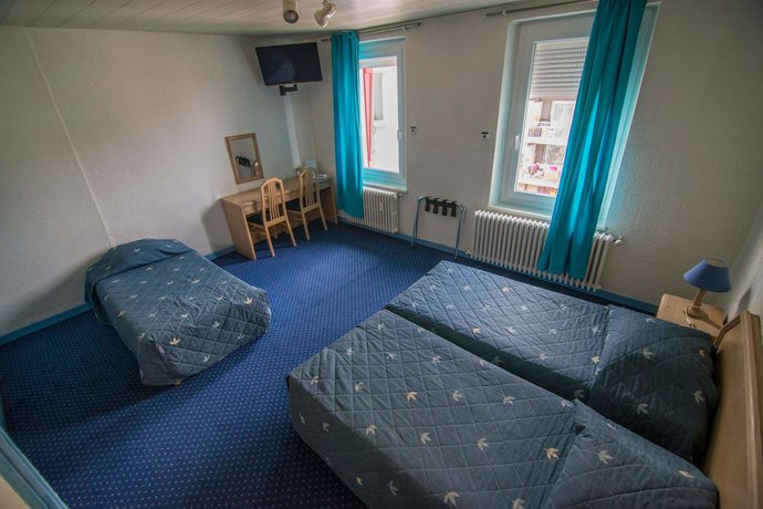 Imagen de la habitación del Hotel De La Poste, Douvaine. Foto 9