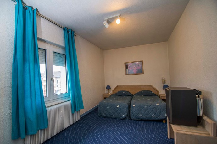 Imagen de la habitación del Hotel De La Poste, Douvaine. Foto 10