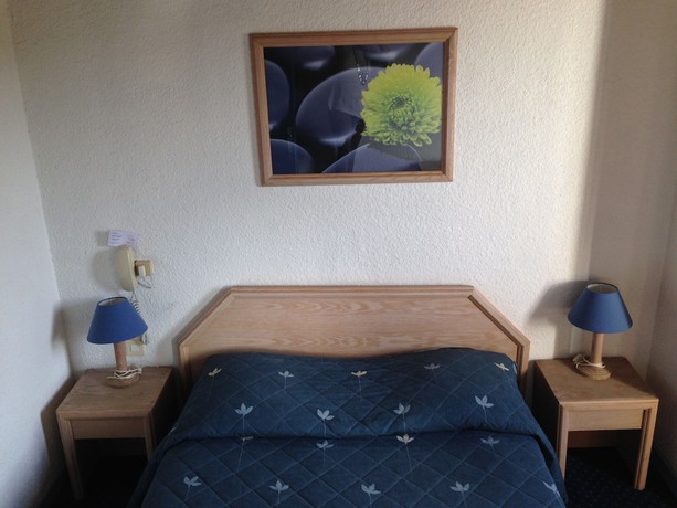 Imagen de la habitación del Hotel De La Poste, Douvaine. Foto 12