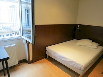 Imagen de la habitación del Hotel De La Prefecture. Foto 6