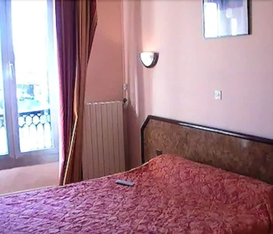 Imagen de la habitación del Hotel De Lorraine. Foto 9