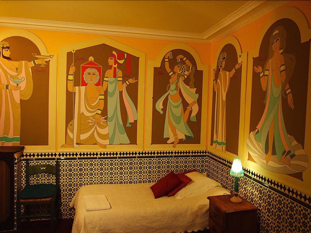 Imagen de la habitación del Hotel De Nesle. Foto 8