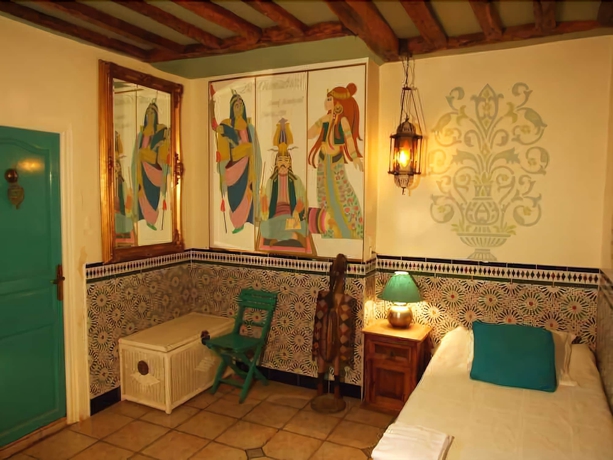 Imagen de la habitación del Hotel De Nesle. Foto 10