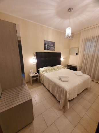 Imagen de la habitación del Hotel Deborah. Foto 3