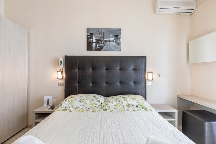 Imagen de la habitación del Hotel Deborah. Foto 4