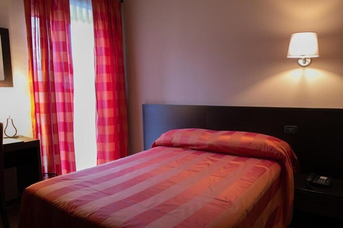 Imagen de la habitación del Hotel Del Corso. Foto 6
