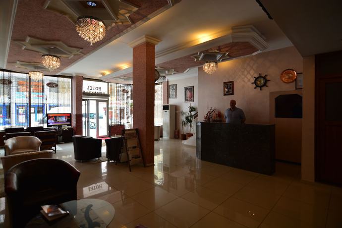 Imagen de los exteriores del Hotel Demirdag. Foto 18