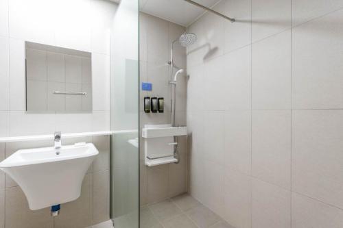 Imagen de la habitación del Hotel Deokyeong. Foto 20
