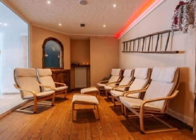 Imagen de la piscina del Hotel Des Alpes, Molveno. Foto 17