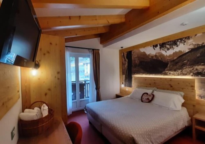 Imagen de la habitación del Hotel Des Alpes, Molveno. Foto 6