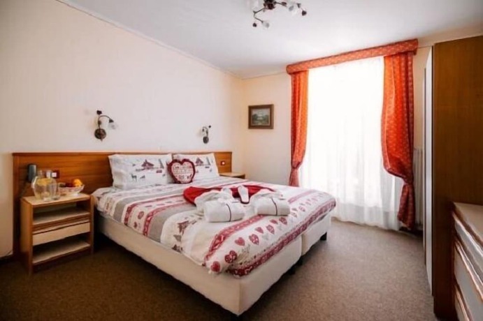 Imagen de la habitación del Hotel Des Alpes, Molveno. Foto 8