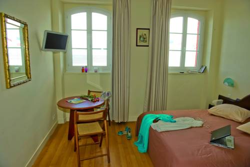 Imagen de la habitación del Hotel Des Bains, Matignon. Foto 5