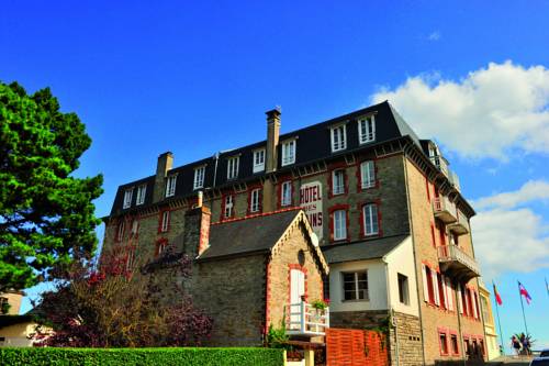 Imagen de la habitación del Hotel Des Bains, Matignon. Foto 7