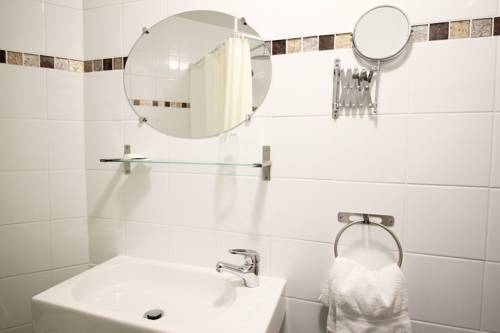 Imagen de la habitación del Hotel Des Pyrénées, Père Lachaise. Foto 14