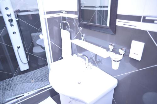 Imagen general del Hotel Destiny. Foto 4