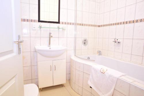 Imagen general del Hotel Destiny. Foto 8