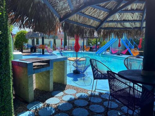 Imagen general del Hotel Diamante. Foto 11