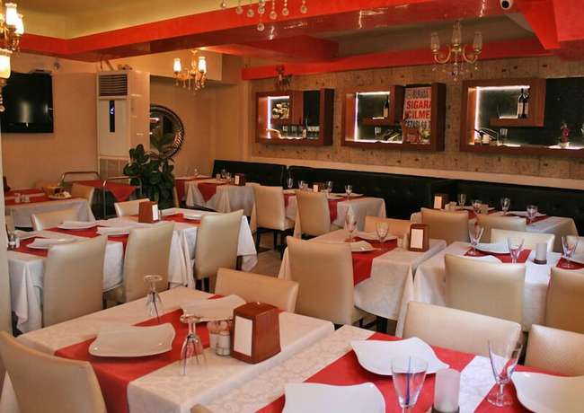 Imagen del bar/restaurante del Hotel Diana, Fatih. Foto 5