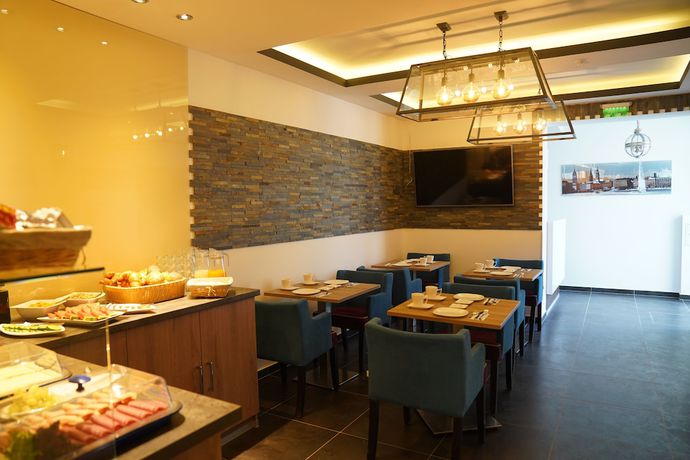 Imagen del bar/restaurante del Hotel Dias. Foto 5
