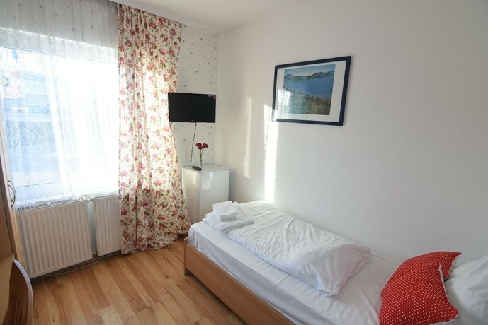 Imagen de la habitación del Hotel Diba. Foto 19