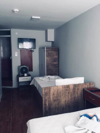 Imagen de la habitación del Hotel Dinlen. Foto 3