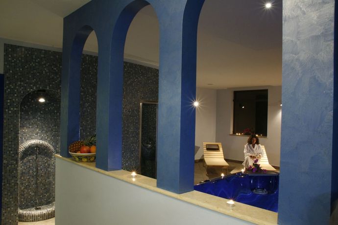 Imagen de la piscina del Hotel Don Giovanni. Foto 18