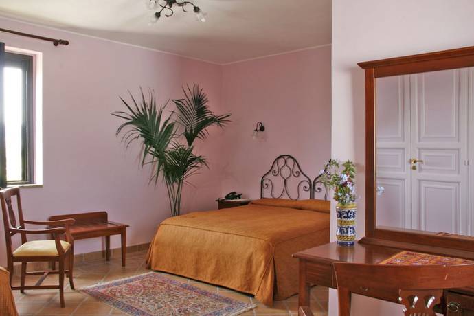 Imagen de la habitación del Hotel Don Giovanni. Foto 10