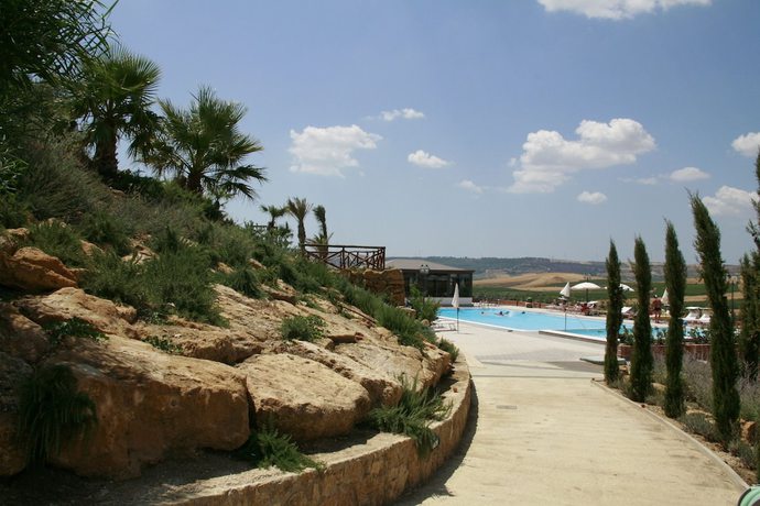 Imagen de los exteriores del Hotel Don Giovanni. Foto 14