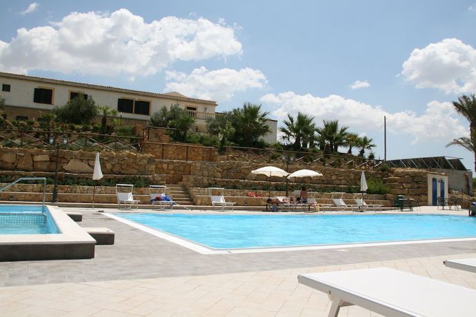 Imagen de la piscina del Hotel Don Giovanni. Foto 20