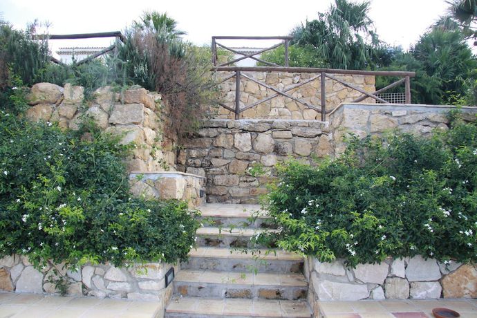 Imagen de los exteriores del Hotel Don Giovanni. Foto 15